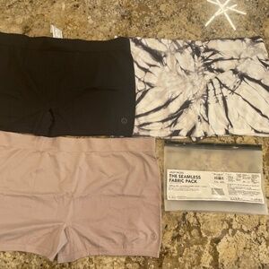 NWT Seamless fabric shorts